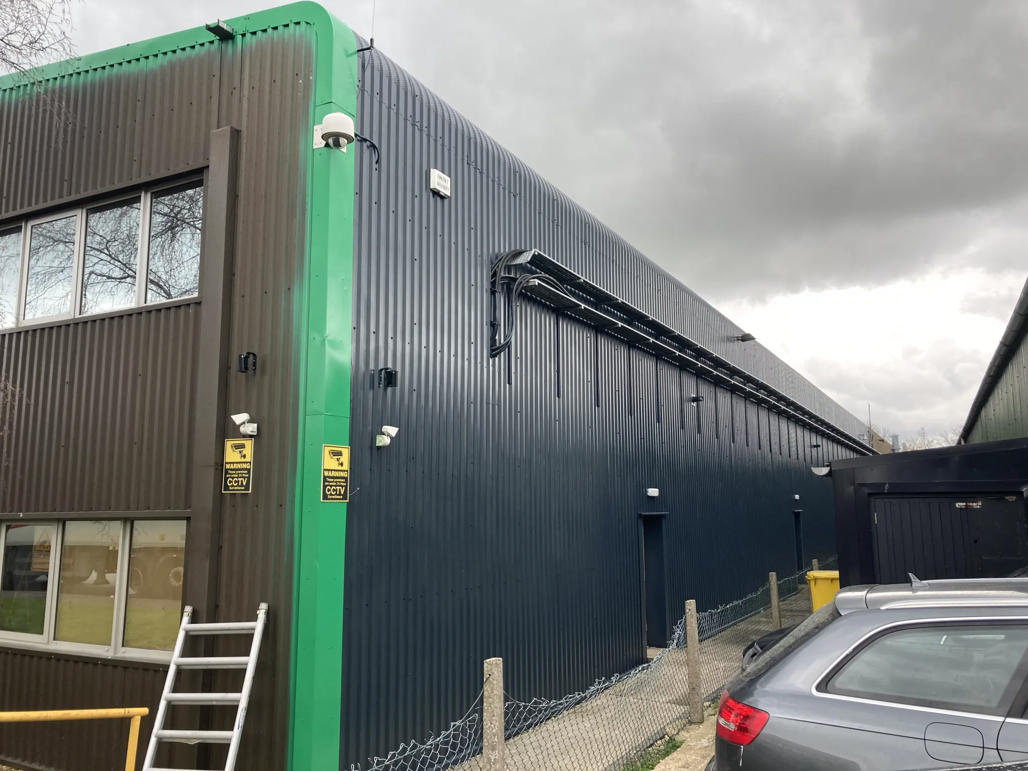 On-site cladding spray coating